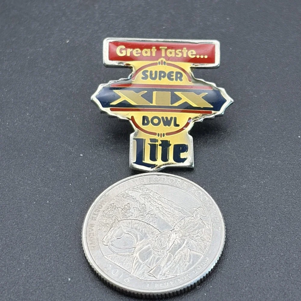 Super Bowl XIX‎ NFL Football Miller Lite Great Taste Lapel Hat Pin